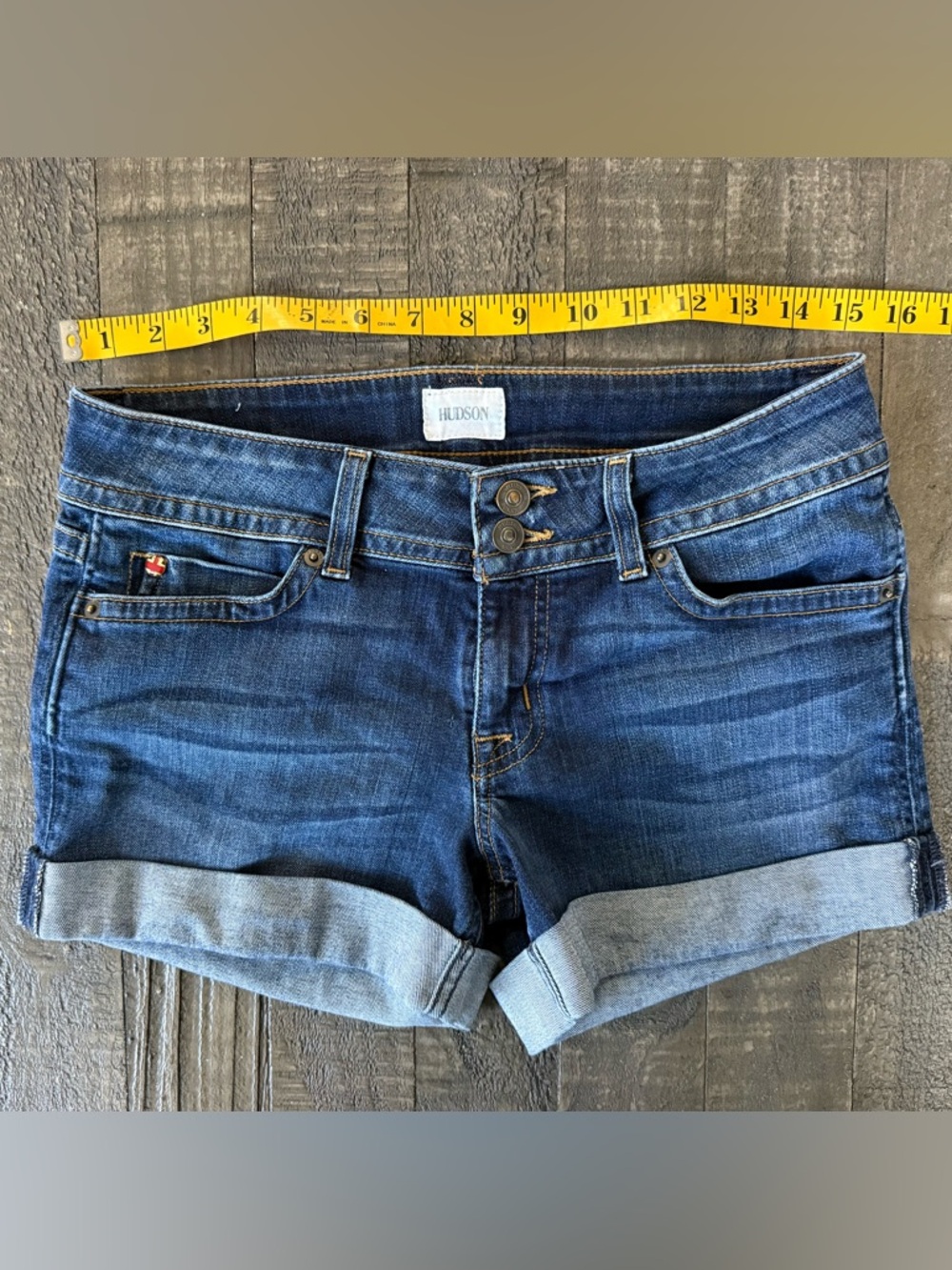 Hudson Ruby Denim Shorts Cuffed Mid Thigh Stretch Jean Short Flap Pocket Size 27 - Picture 8 of 9